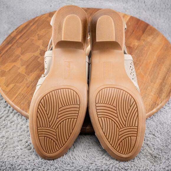 Easy Street Carrigan Beige Synthetic Peep Toe Sandals Women's Size 10 Wide - Picture 6 of 6